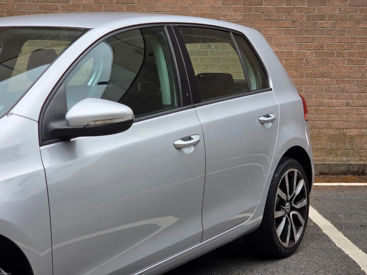 Volkswagen Golf 2009 - Image 2