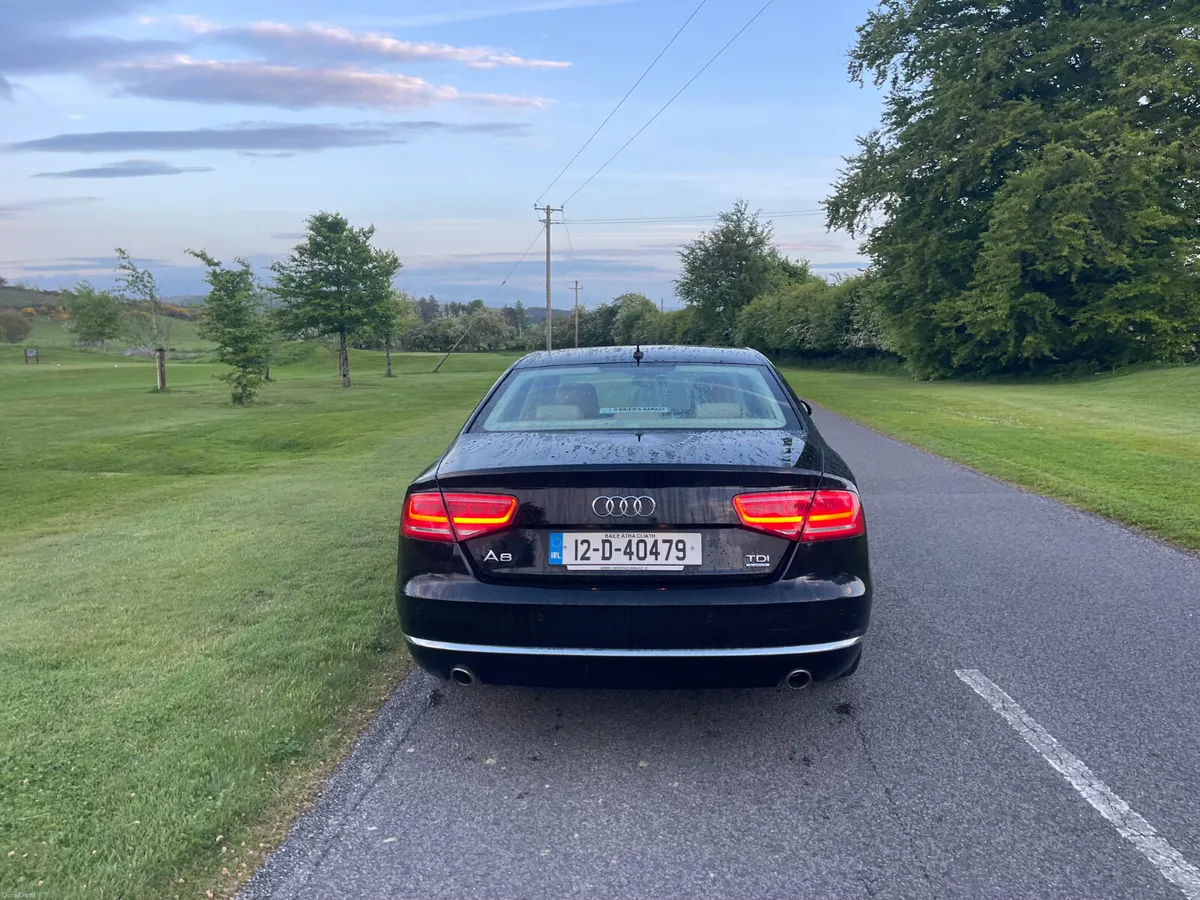 Audi A8 2012 - Image 4