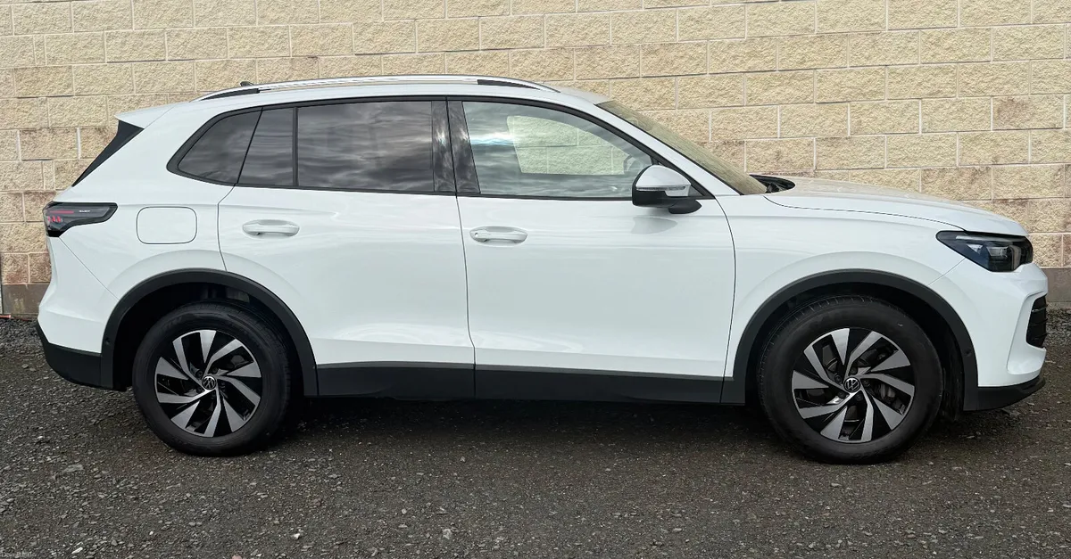 2025 Volkswagen Tiguan DSG - Image 4