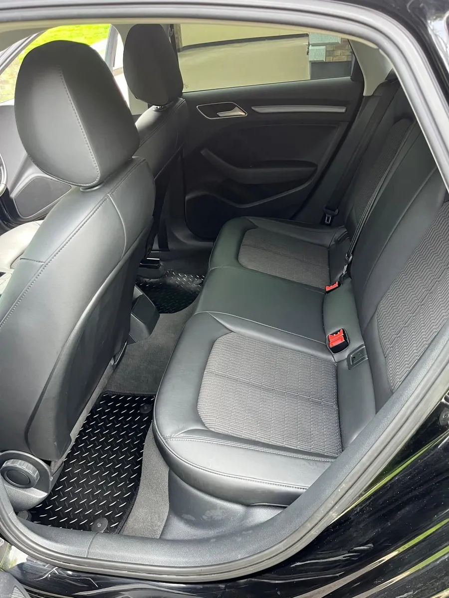 Audi A3 2016 - Image 2