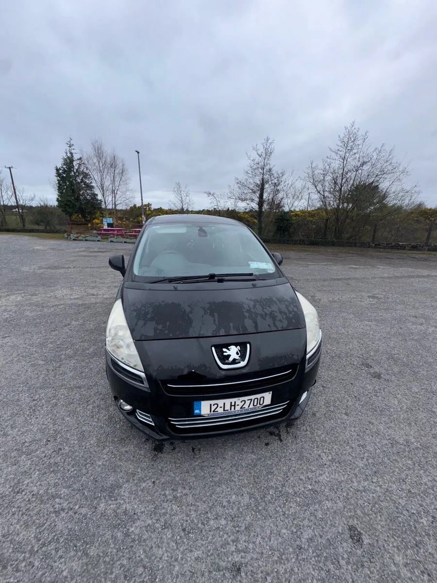 Peugeot 5008 2012 - Image 1