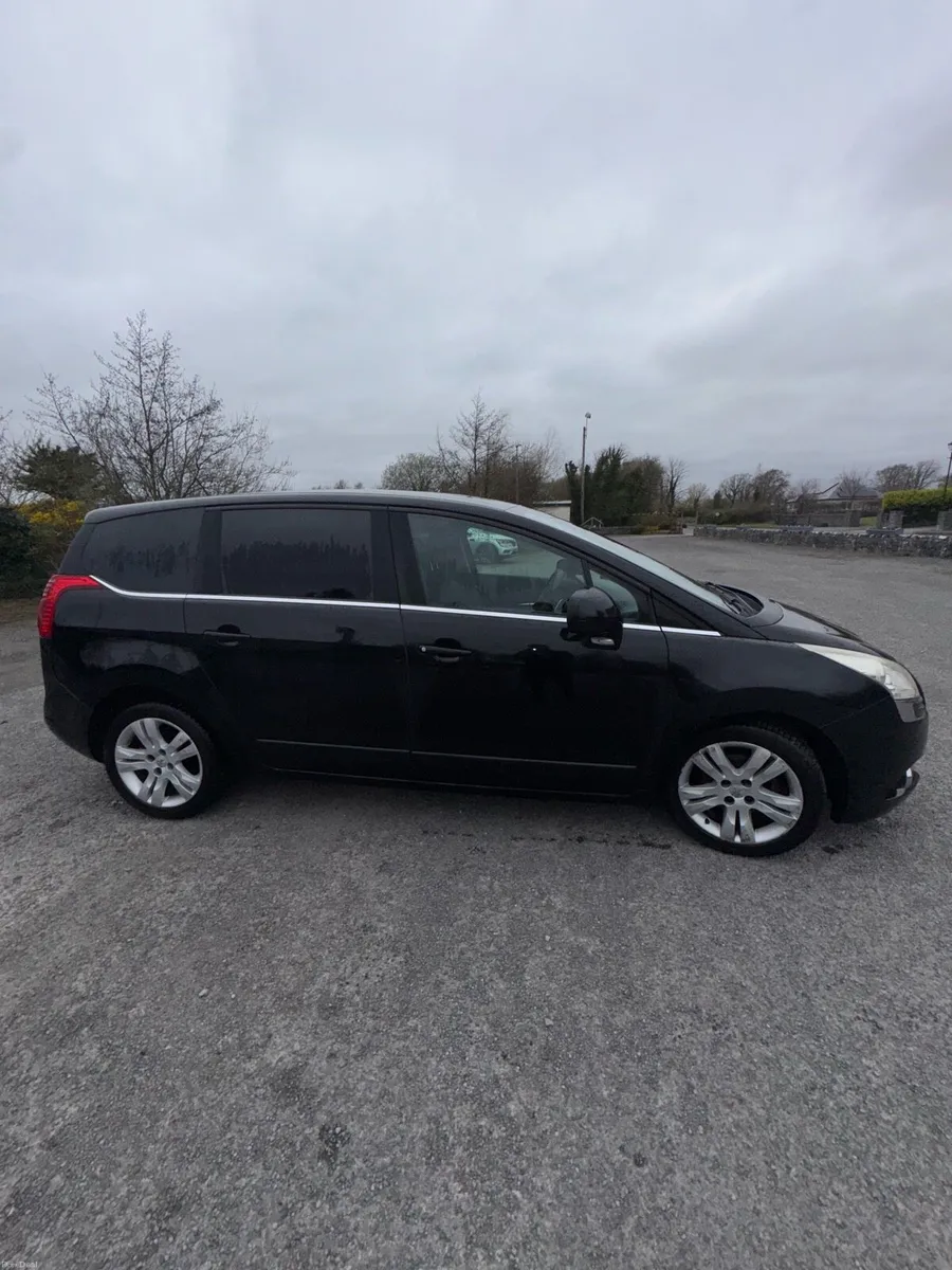 Peugeot 5008 2012 - Image 3