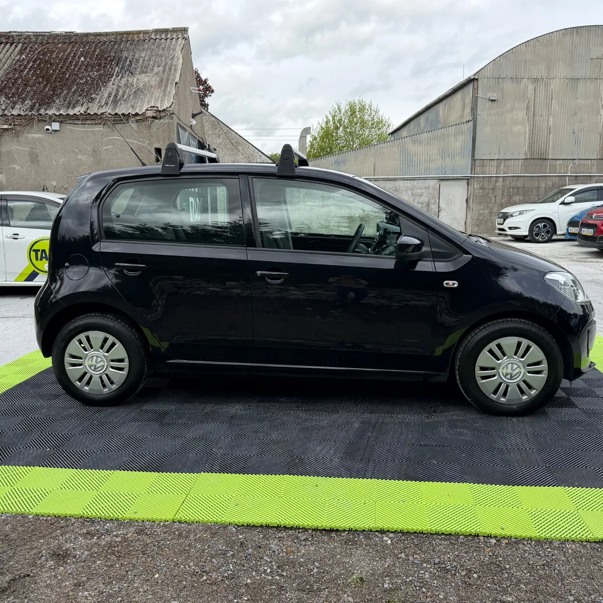 Volkswagen up! 2013 Automatic - Image 3