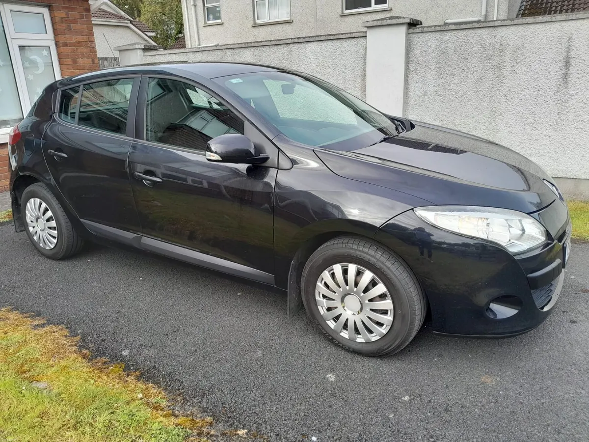2012 Renault Megane - Image 2