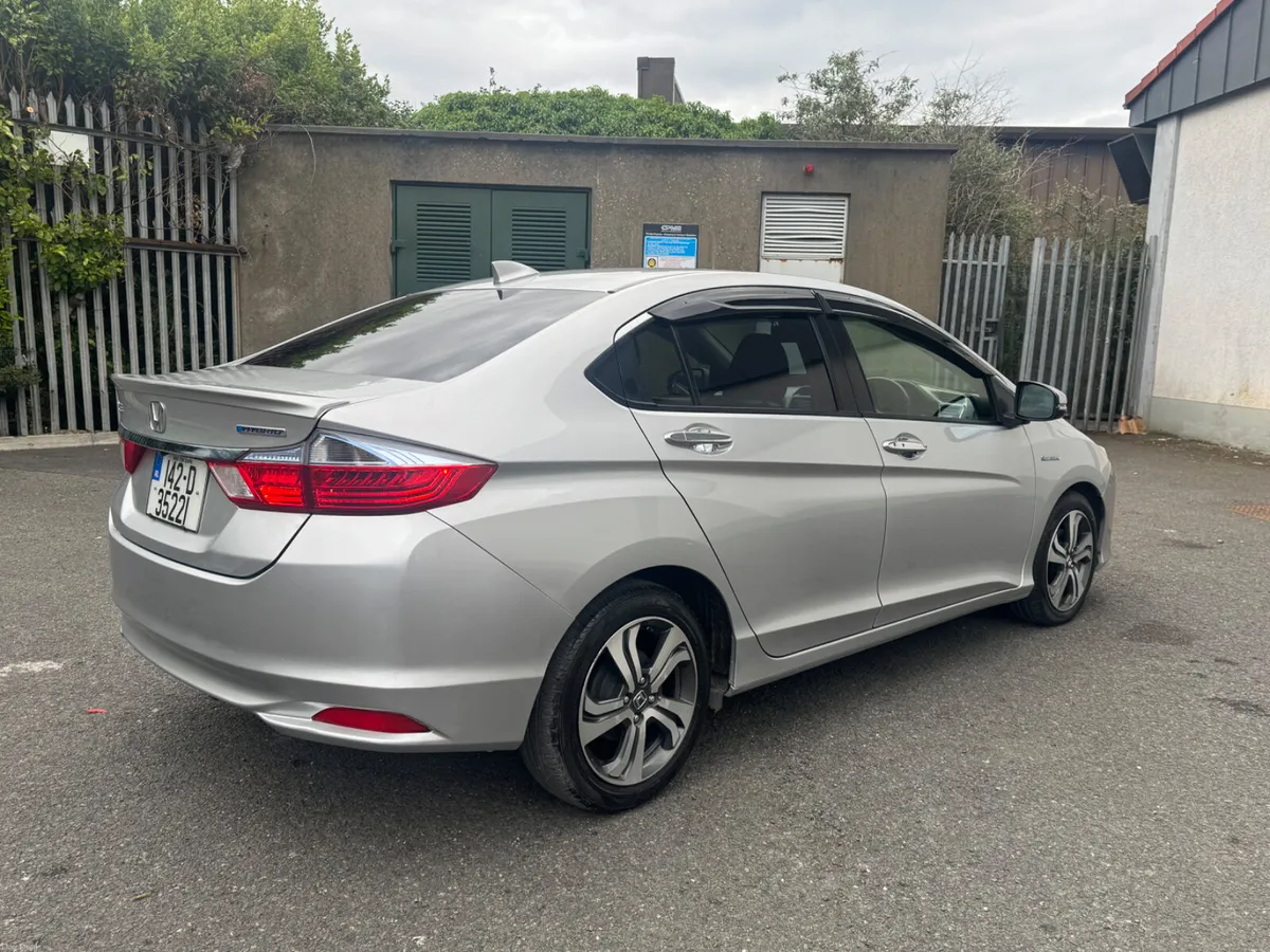 Honda Grace 2014 Automatic Full option - Image 4