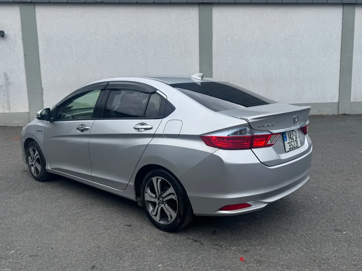Honda Grace 2014 Automatic Full option - Image 5