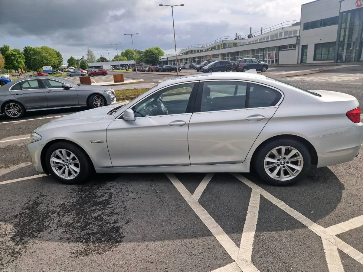 BMW 2010 5 Series F10 - Image 3