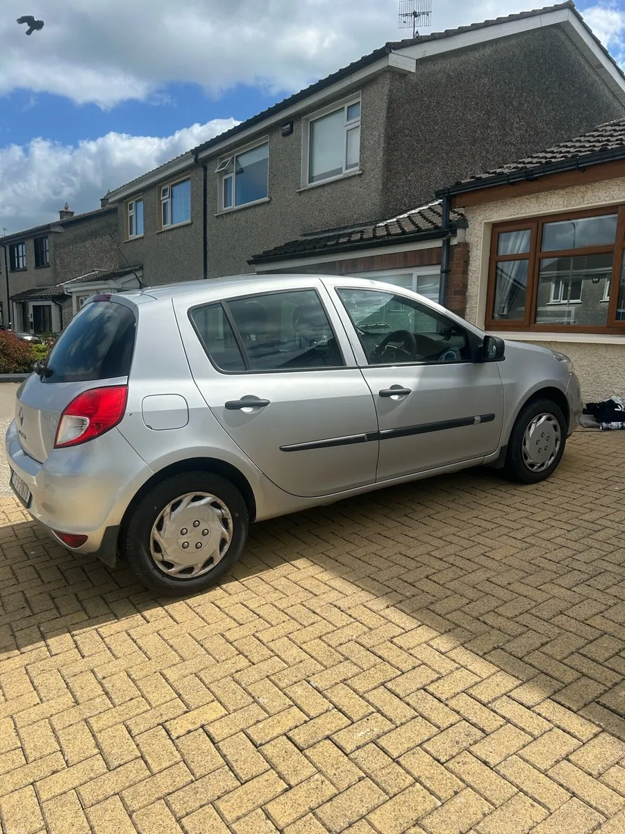 Renault Clio 2012 - Image 2