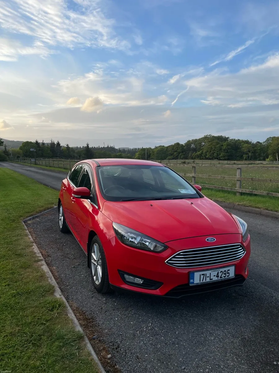 2017 Ford Focus Zetec Manual Petrol - Image 3