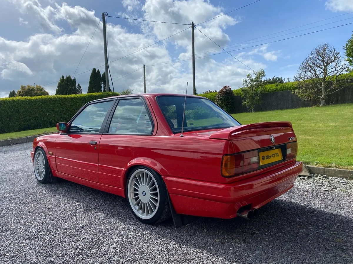 BMW E30 325 - Image 2