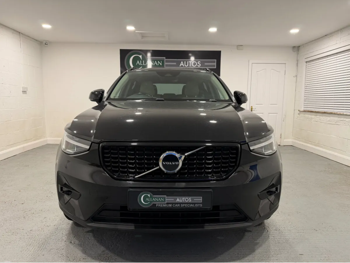 Volvo XC40 + T4 RECHARGE AUTO PLUS DARK…CREAM LEAT - Image 2