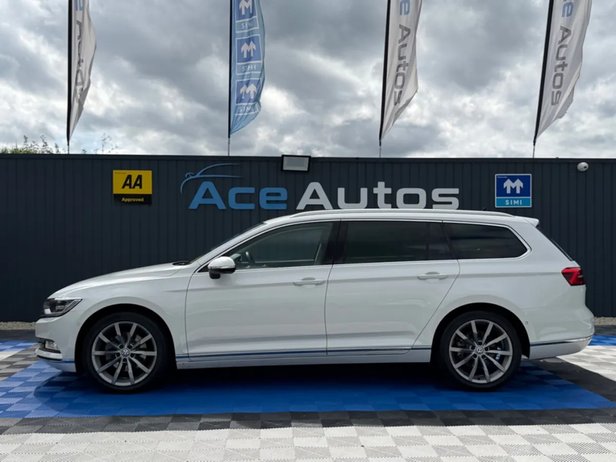Volkswagen Passat HIGHLINE PREMIUM - 2.0L DIESEL - - Image 4