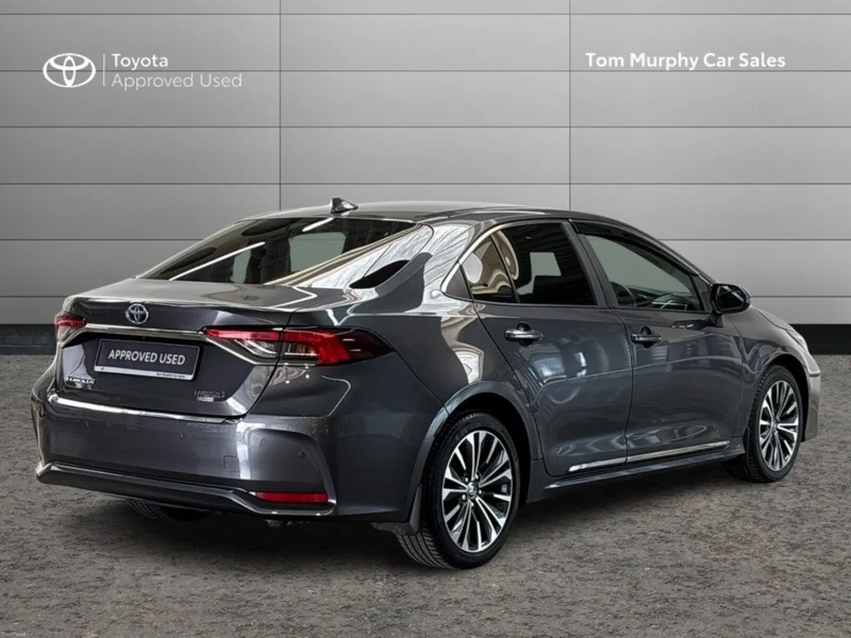 Toyota Corolla COROLLA LUNA SPORT SALOON - Image 2