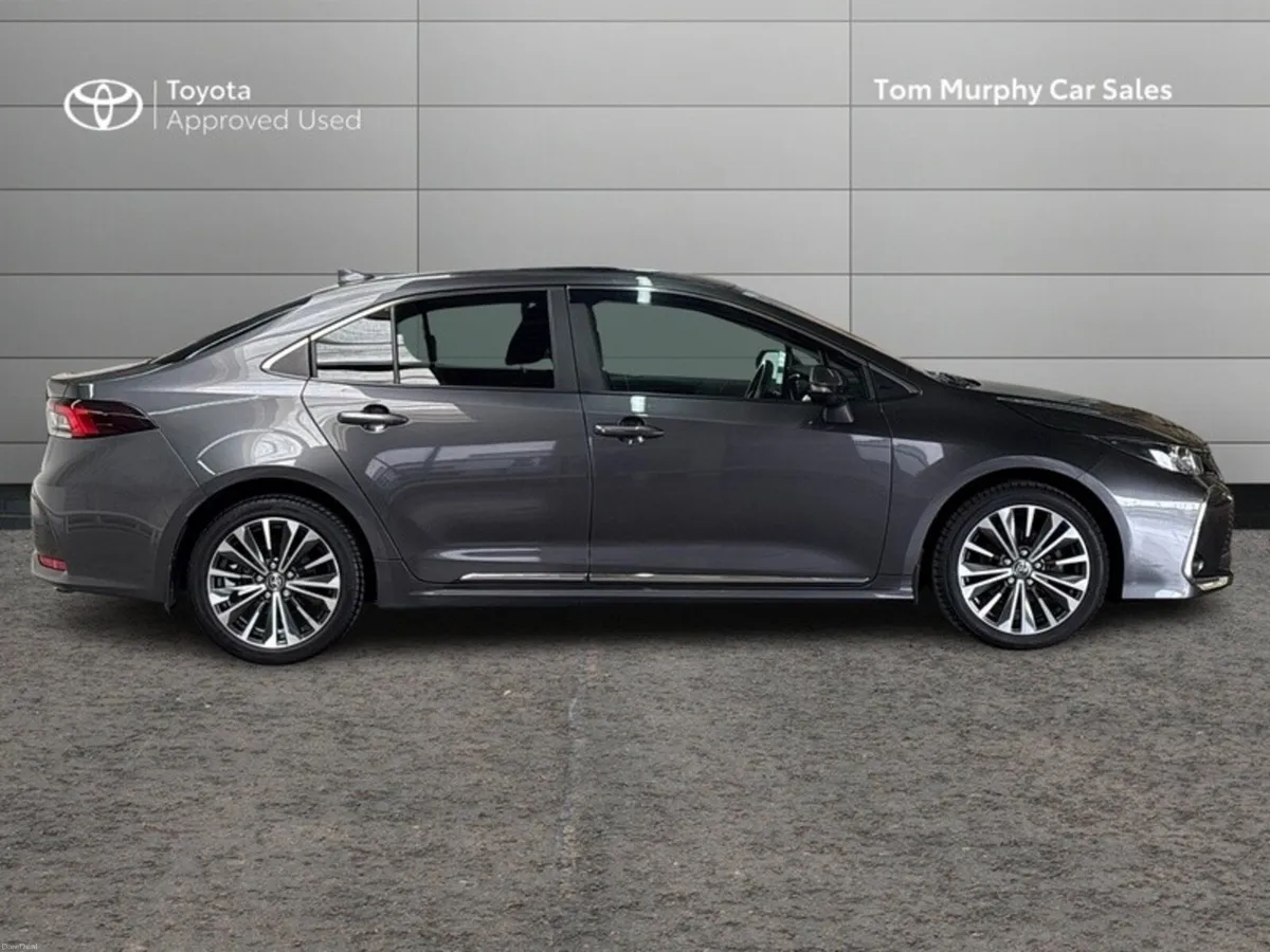 Toyota Corolla COROLLA LUNA SPORT SALOON - Image 3