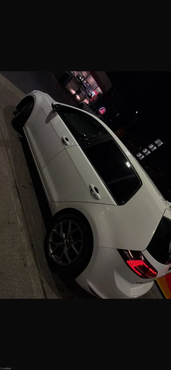 Volkswagen Golf 2014 - Image 4