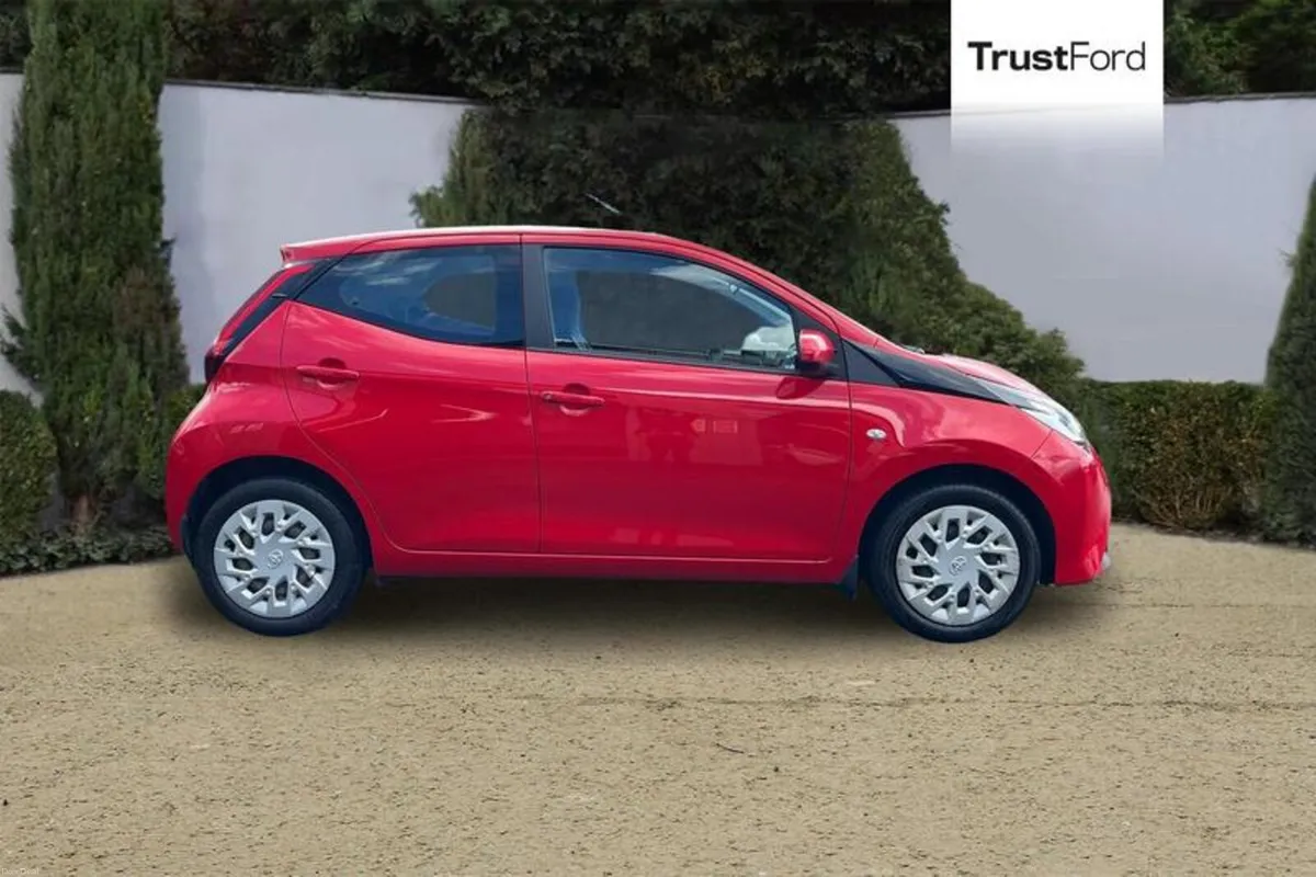 Toyota Aygo X-Play - Image 3