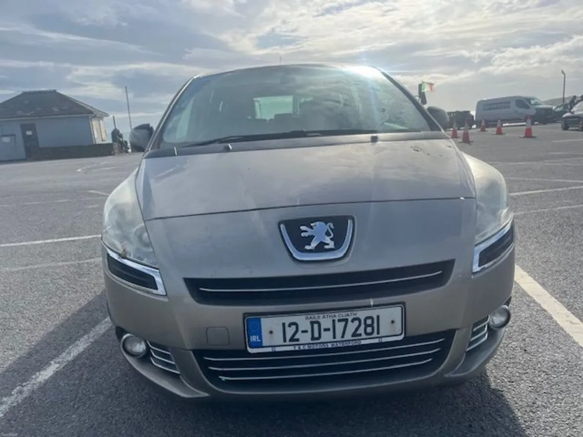 Peugeot 5008 2012 - Image 1
