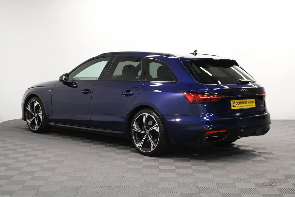 Audi A4 Avant TDI Black Edition - Image 4