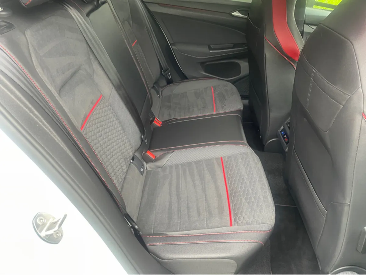 Volkswagen Golf 2.0 TSI GTI CLUBSPORT 5DR AUTO - Image 5