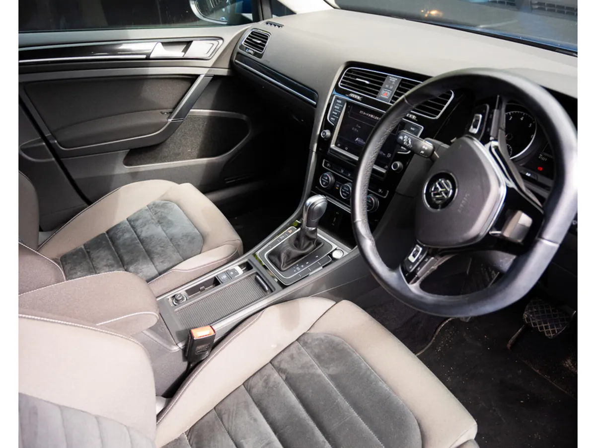 Volkswagen Golf HIGHLINE 1.4 TSI AUTO - Image 2