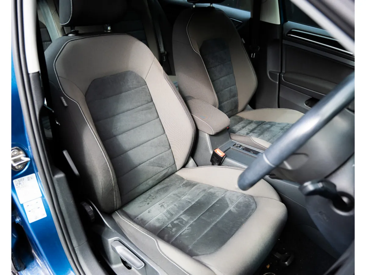 Volkswagen Golf HIGHLINE 1.4 TSI AUTO - Image 4