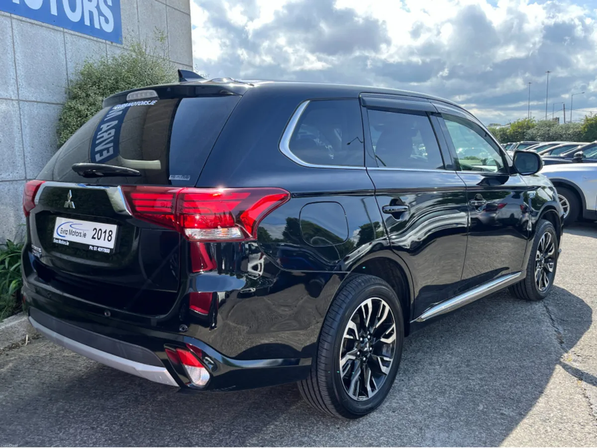 Mitsubishi Outlander G 4WD PHEV HYBRID AUTOMATIC 2 - Image 4