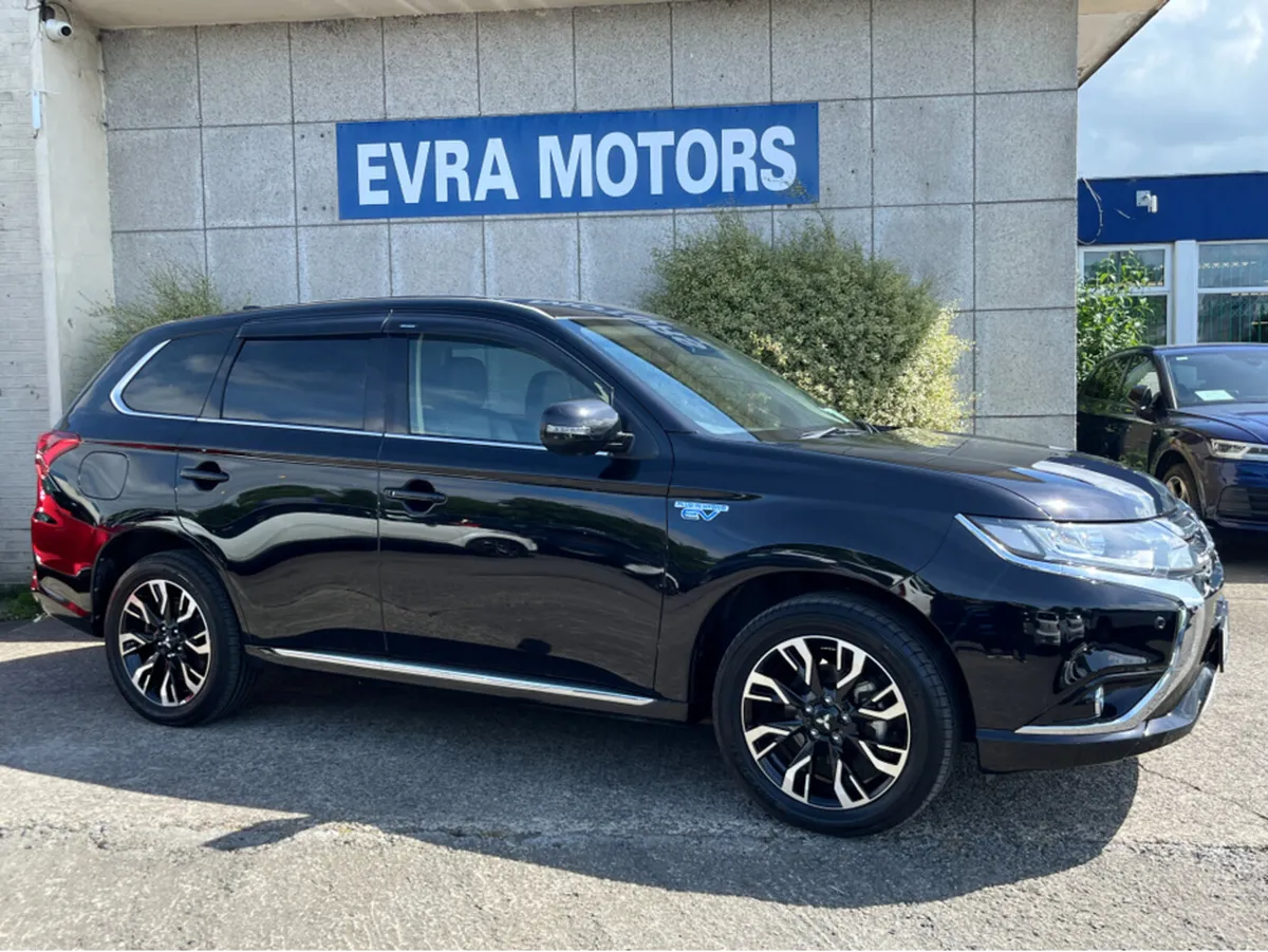 Mitsubishi Outlander G 4WD PHEV HYBRID AUTOMATIC 2 - Image 3