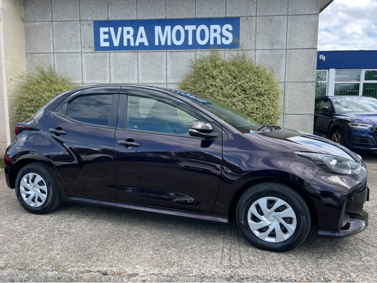 Toyota Yaris HYBRID X AUTOMATIC 1.5L PETROL//KEYLE - Image 3
