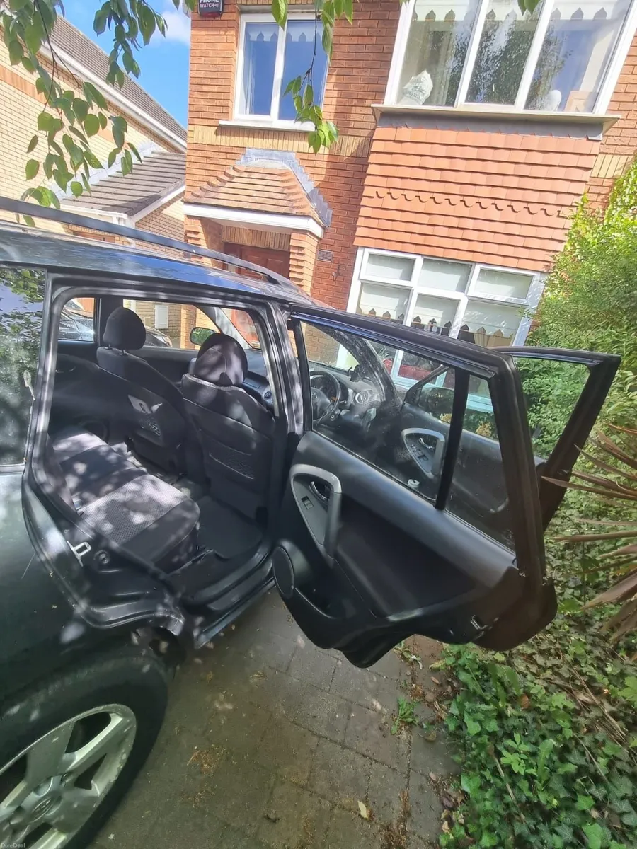 Toyota RAV4 2007 - Image 2