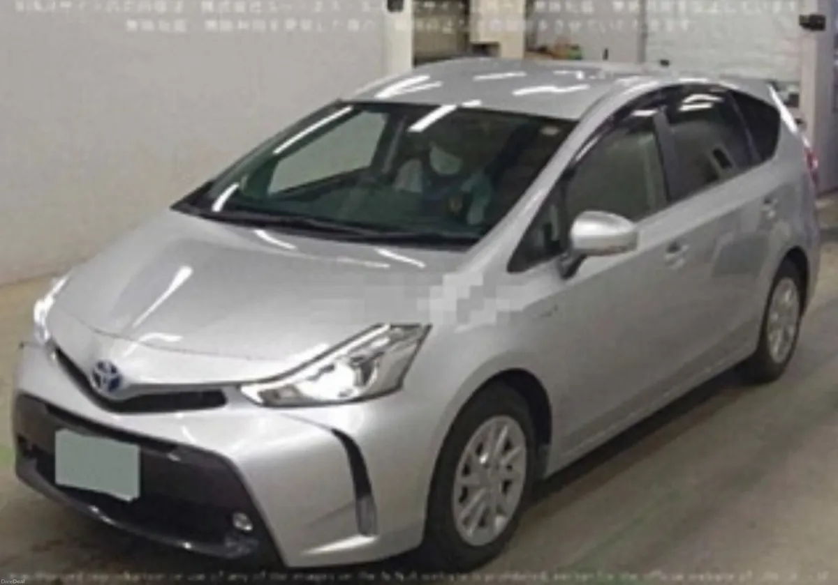 2015 Toyota,Prius - 7 seat Petrol Hybrid - Image 2