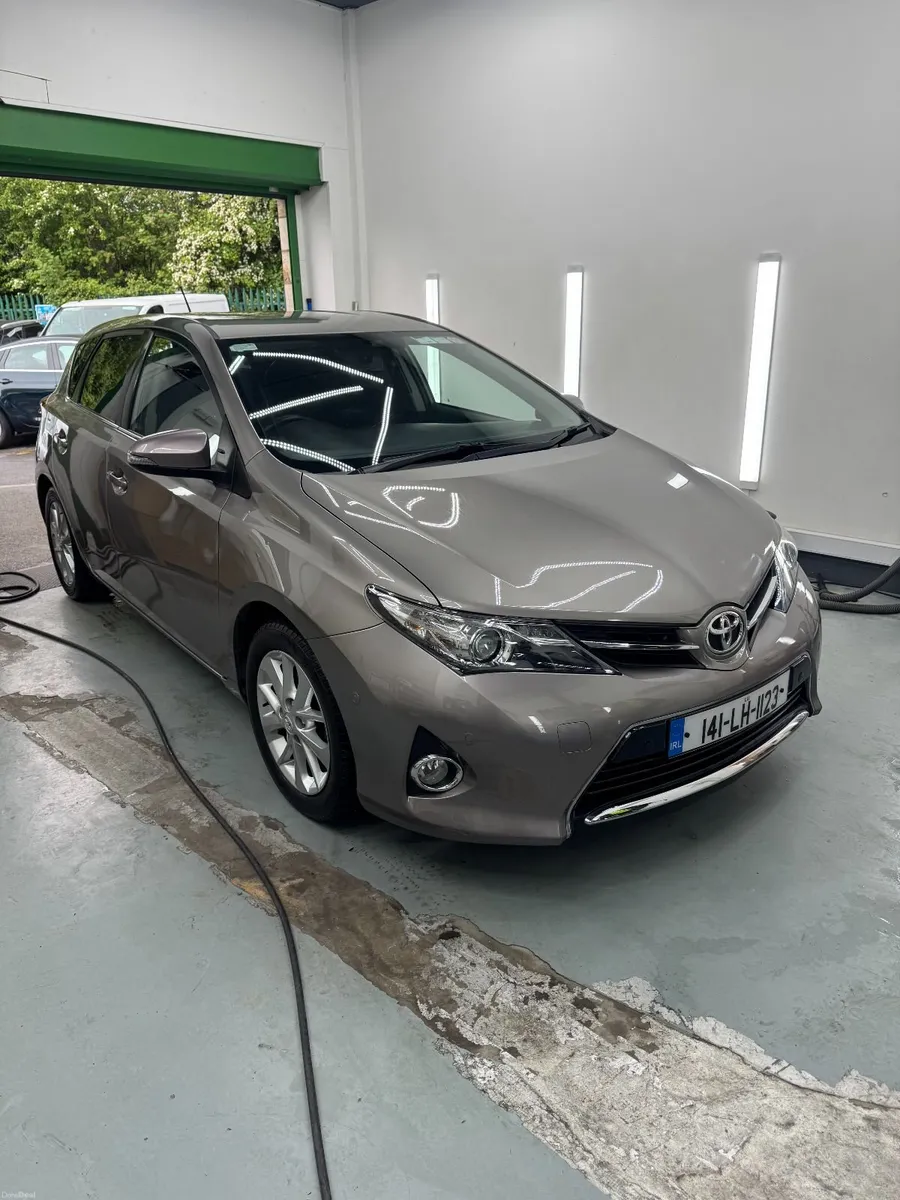 Toyota Auris 2014 - Image 1