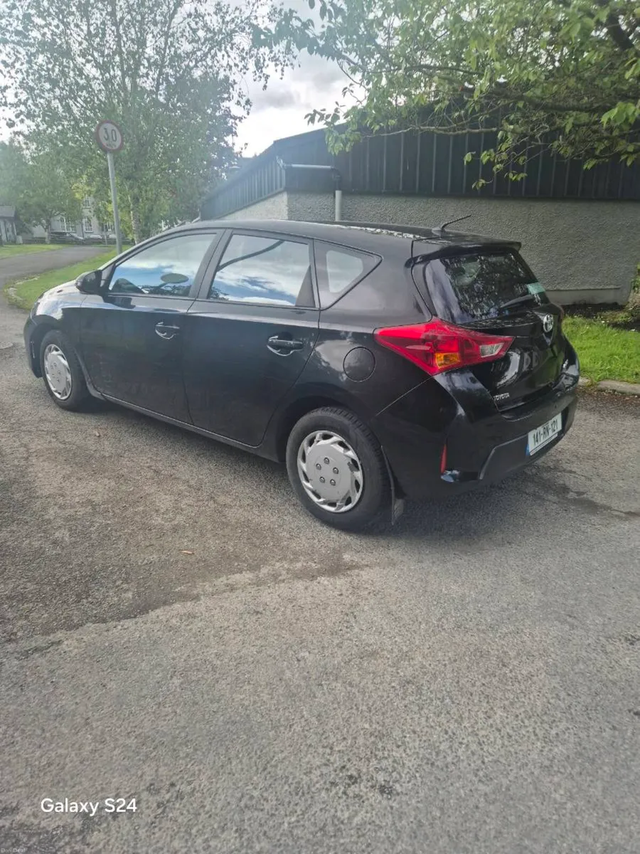 TOYOTA AURIS 1•4  DIESEL  2014 - Image 2