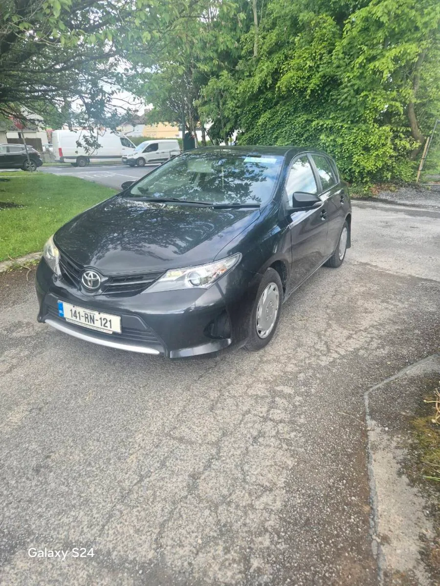 TOYOTA AURIS 1•4  DIESEL  2014 - Image 3