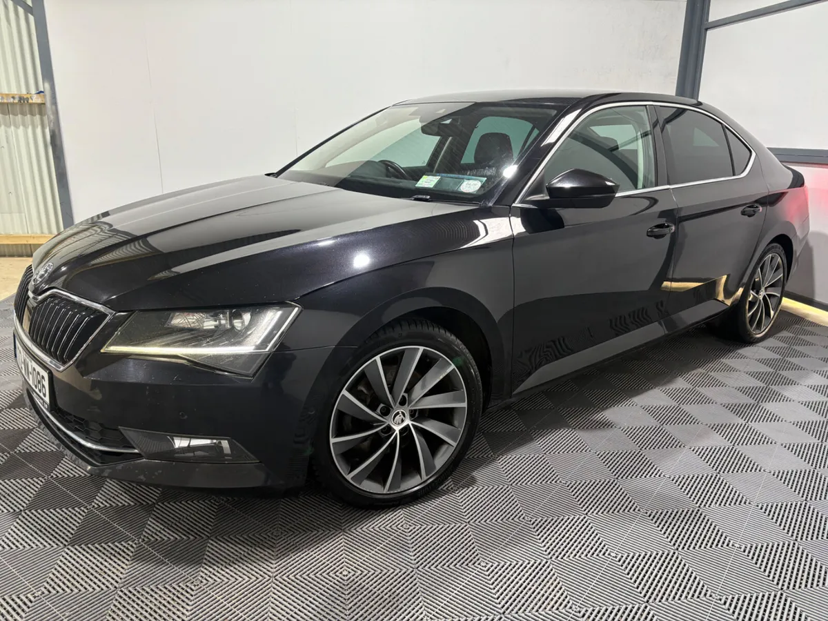 2017 Skoda Superb L&K 2.0 TDi DSG 150 BHP - Image 4