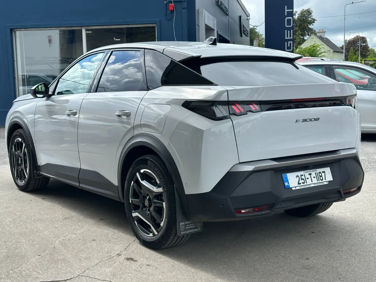 Peugeot 3008 BEV 73kWH 210BHP Allure - Image 3