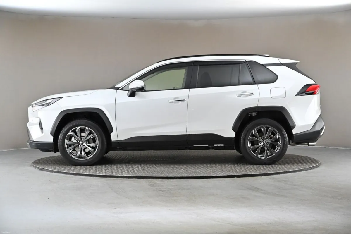 Toyota RAV4 2.5 PETROL HYBRID PLATINUM **MEMO LEAT - Image 5