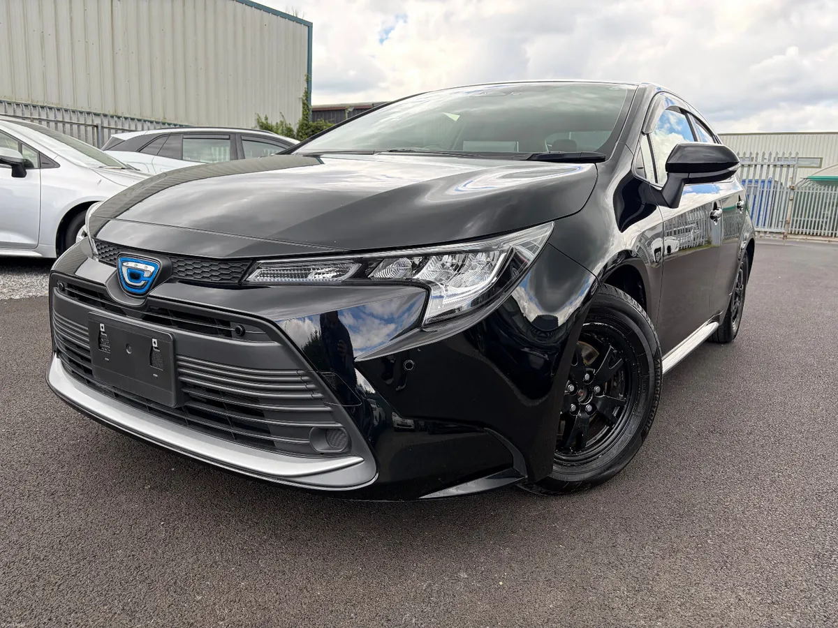2023 Toyota Corolla Hybird Automatic 1 owner car - Image 3