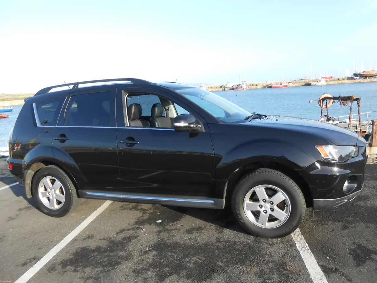 Mitsubishi Outlander 7 Seater 2.3 Diesel 2011 - Image 1