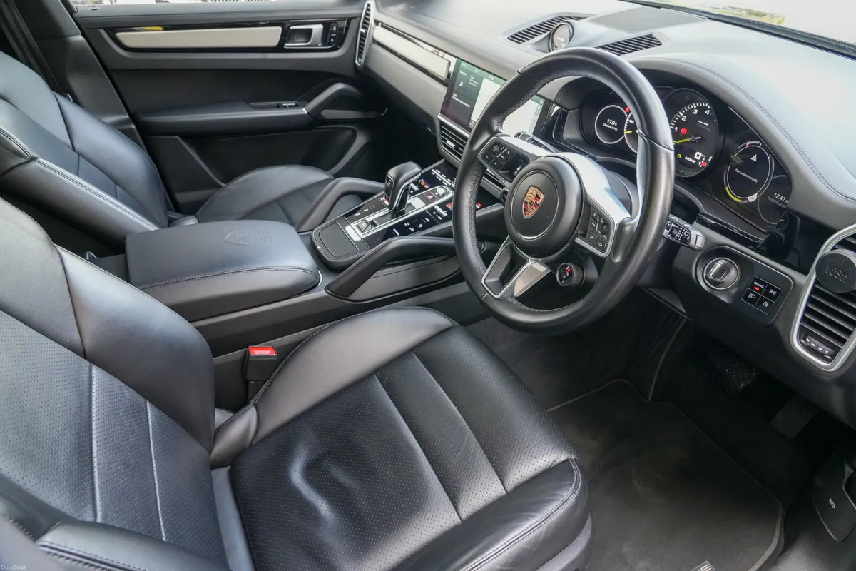 2020 Porsche Cayenne 3.0 V6 Plug In Hybrid - Image 2