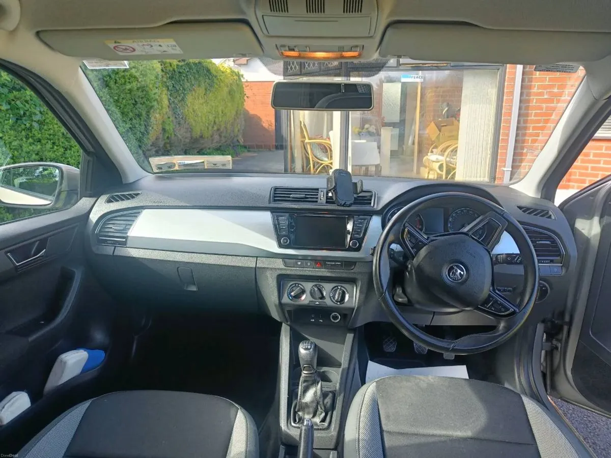 2017 (171) Skoda Fabia
AMBITION 1.0 MPI 60HP 4DR - Image 3