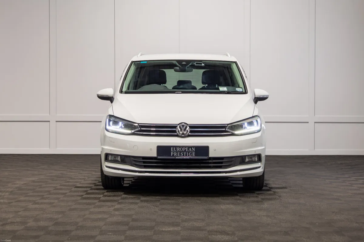 182 Volkswagen Touran Highline 7 Seater - Image 2