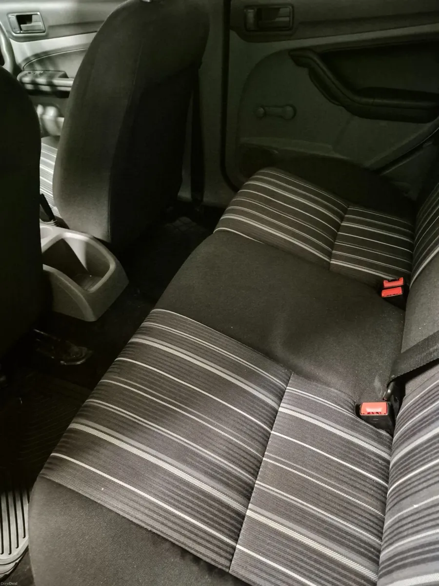 Ford Focus 2009 - Image 3