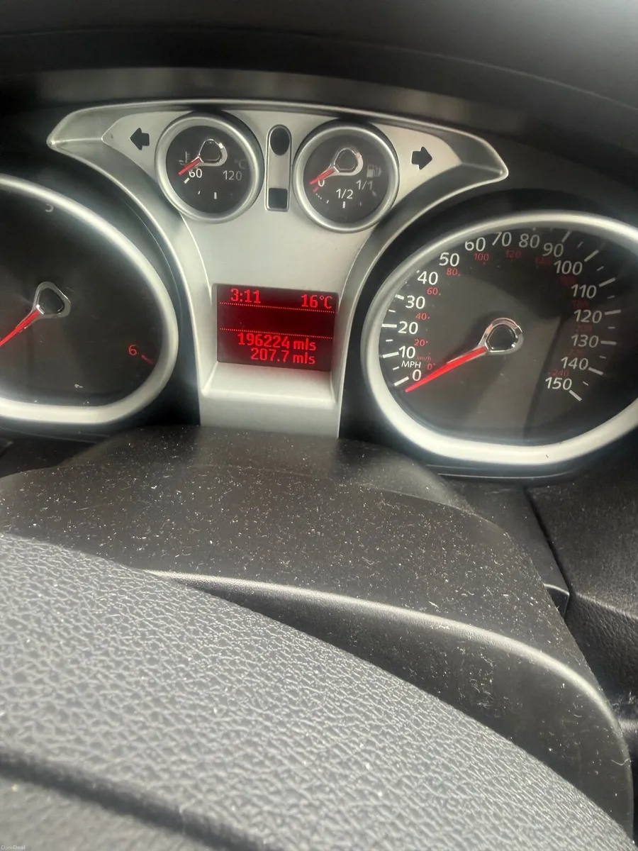 Ford Focus 2011 - Image 2