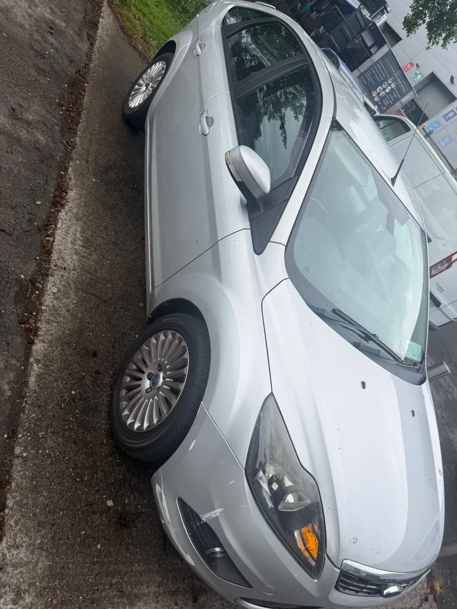 Ford Focus 2011 - Image 1