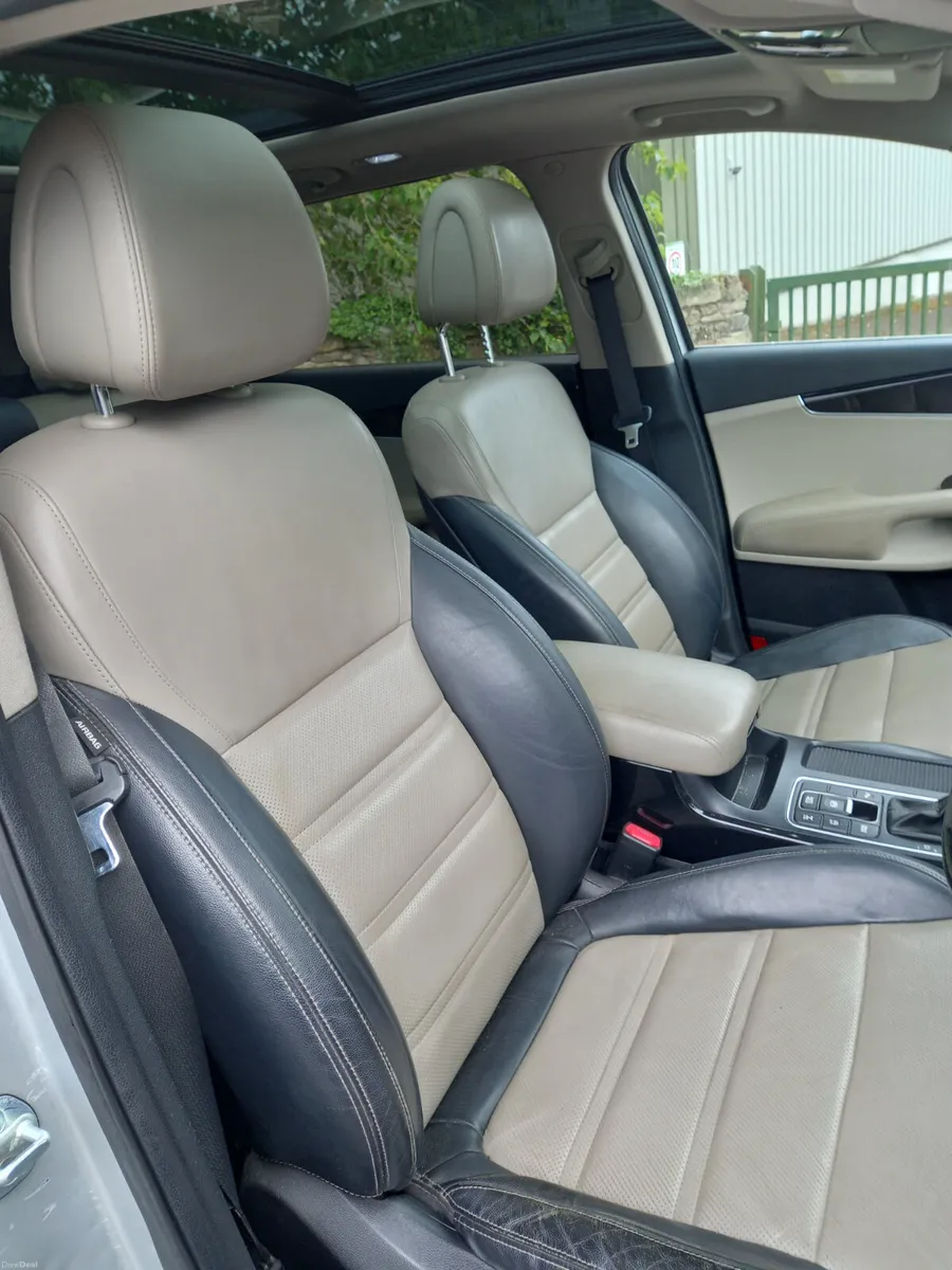 2015 Kia Sorento 2.2 Diesel Automatic - Image 4