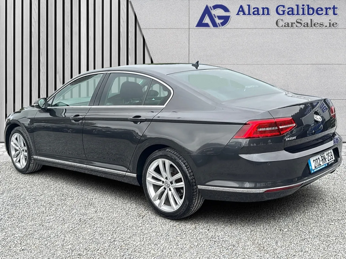 Volkswagen Passat HIGHLINE 2.0 TDI Digital Clocks - Image 2