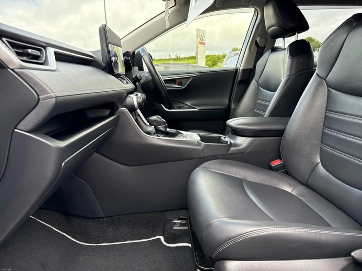 Toyota RAV4 RAV4 HYBRID SOL - Image 6