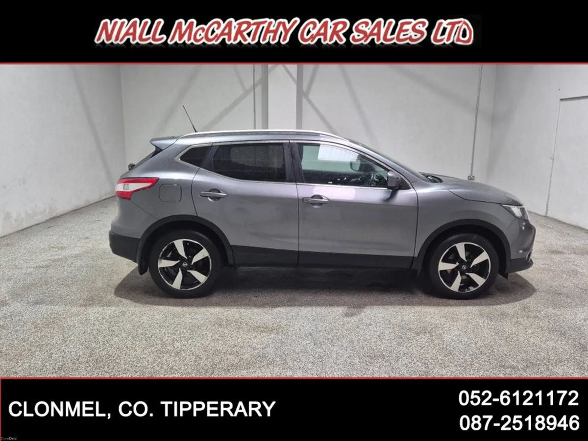 Nissan Qashqai 1.2 SV PREMIUM - LEATHER & PAN ROOF - Image 4