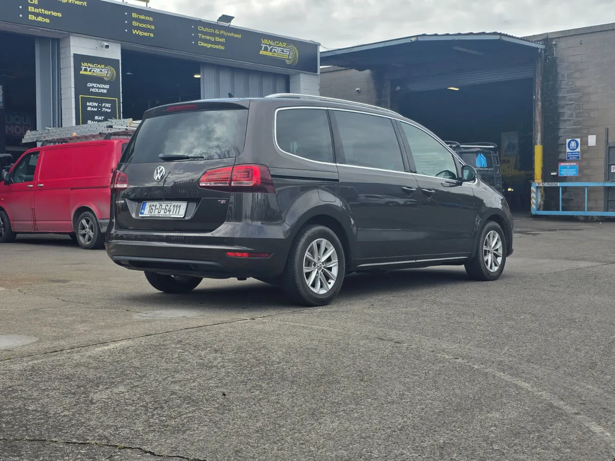 Volkswagen Sharan 2.0TDI 150BHP DSG - Image 3