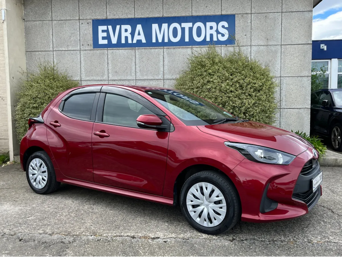 Toyota Yaris X 4WD HYBRID AUTOMATIC 1.5 PETROL //K - Image 3